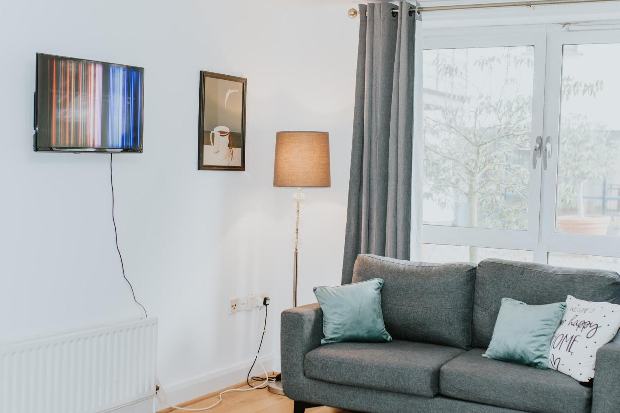 Whitehall Square Apartments- Queen's Quarters Appartement *