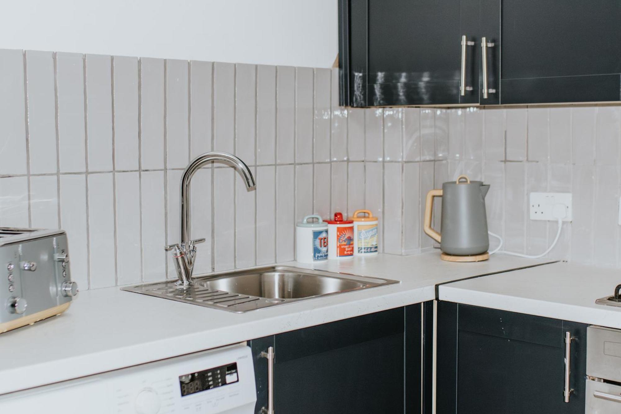 Whitehall Square Apartments- Queen's Quarters Appartement *